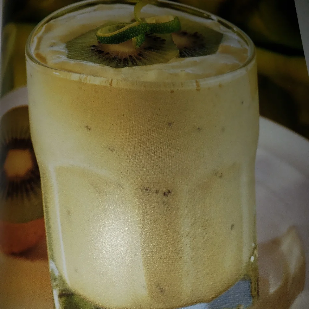 Smoothies and Juices Cookbook recipes Great book Easy Recipes